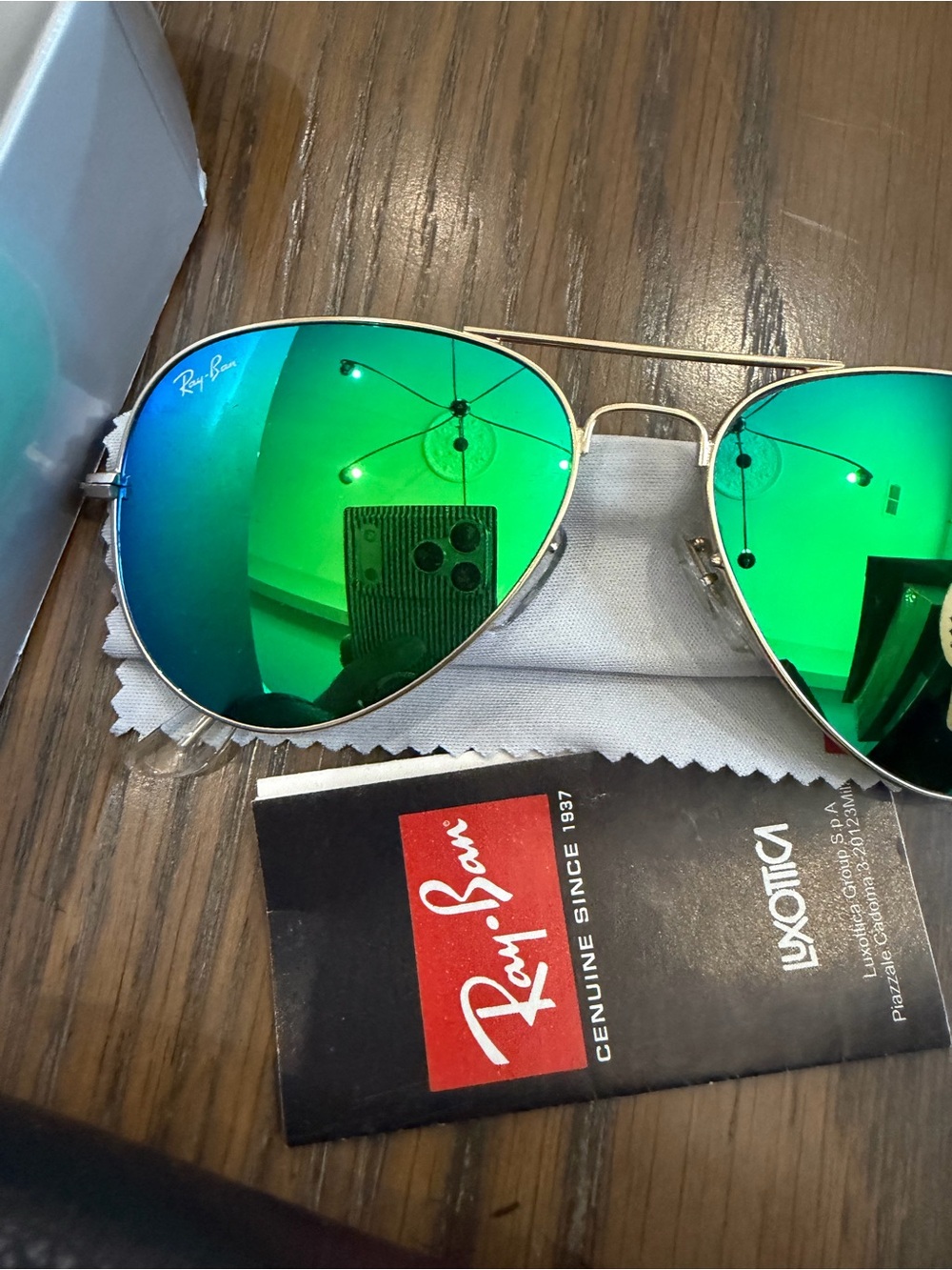 Ray-Ban Gold Frame Aviator Sunglasses with Green Mirrored Lenses - Picture 2 of 7